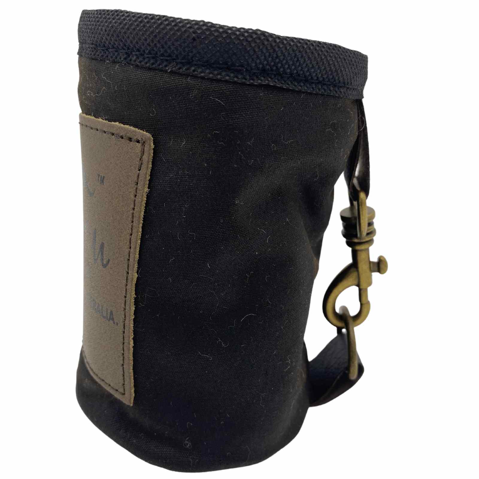 Jacaru 5069 can cooler holder with wool lined insulation