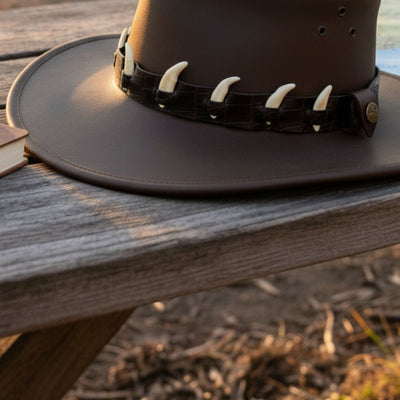 Jacaru 6582 Hatband with 6 mini bones