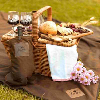 Jacaru Wine Cooler Single on outdoor picnic