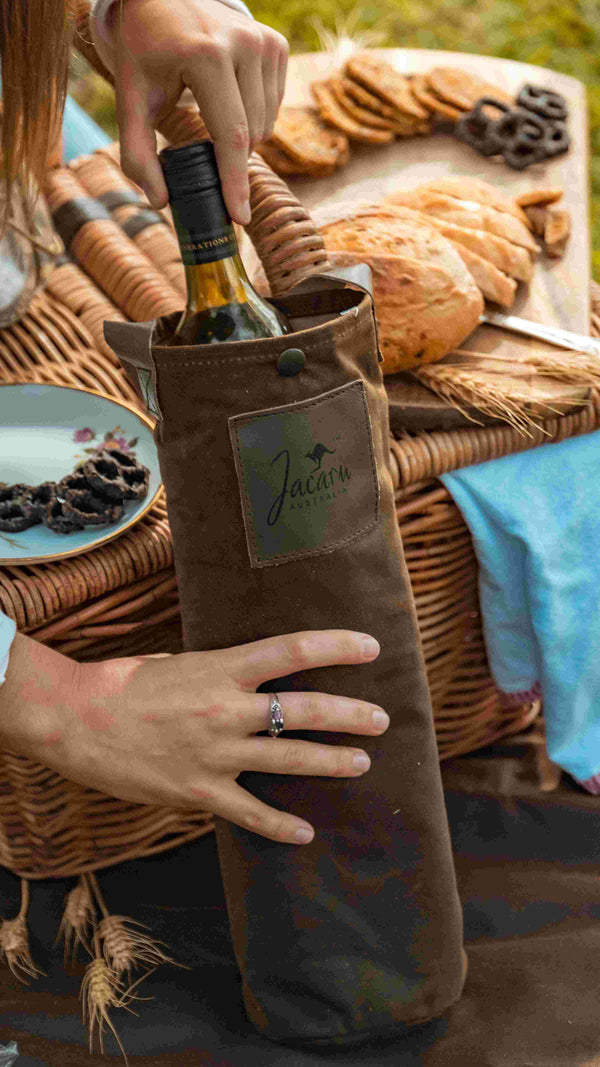 Jacaru Wine Cooler Single on outdoor picnic